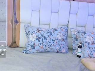 valkiria-moore live cam profile