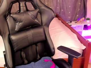 michelmomsen's CamSoda show and profile