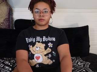 le modèle bbwnextdoor est en webcam porno dans un show sur le site camsoda, il possède les tags suivants: bbw,lovense,toys,thick,sph,ride torso,natural,big ass,milf,hairy pussy,hairy,full nudity,femdom,ebony,dirty talk,chubby,big-ass,black,ebony,hd