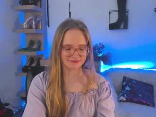 nancystar, female webcam model,  years old, on live webcam