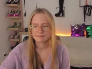 Nancystar's cam show statistics and live stream
