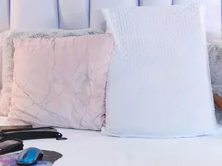 IrisRoss's Live Sex Cam Show