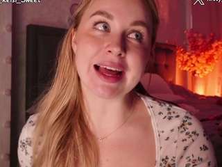 kitty-kelsi, female webcam model,  years old, on live webcam