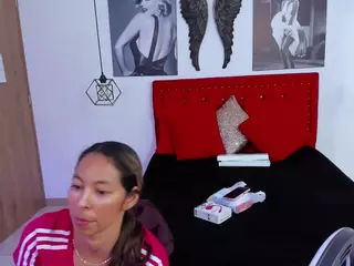 rosalinda-milf's Live Sex Cam Show