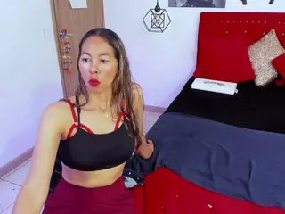 rosalinda-milf's Live Sex Cam Show