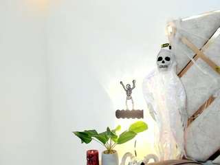 madison-horny69's live room