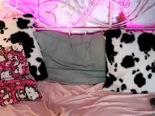 Nicollewetpussy's Live Sex Cam Show