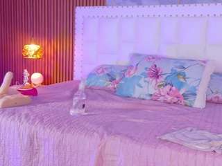 kinky-camila's CamSoda show and profile