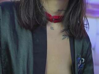 kinky-camila