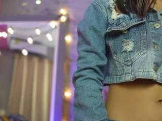 kinky-camila