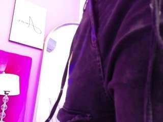 kinky-camila