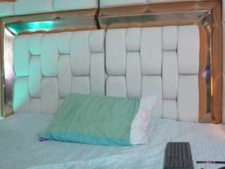 camila live webcam show