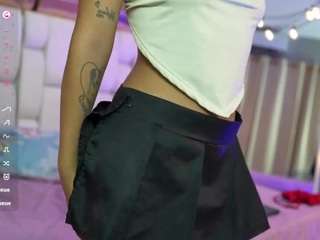 kinky-camila