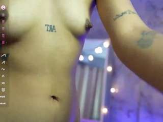 kinky-camila