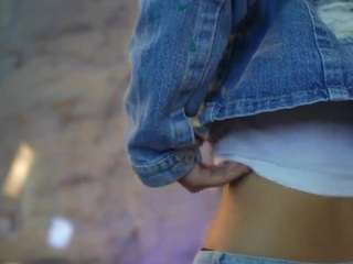 kinky-camila