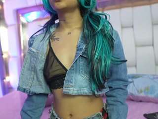 kinky-camila