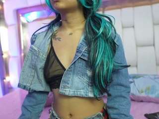 kinky-camila