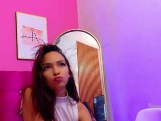 kinky-camila