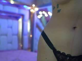kinky-camila