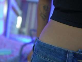 kinky-camila
