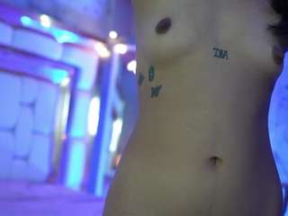 kinky-camila