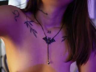 kinky-camila