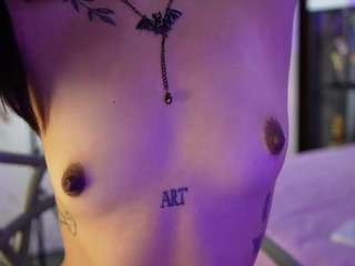 kinky-camila