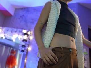 kinky-camila
