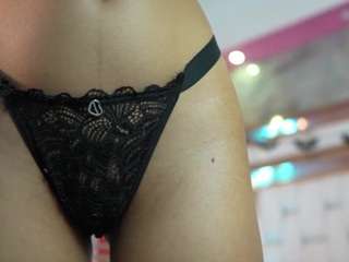 kinky-camila