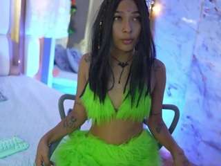 kinky-camila