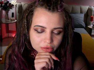 mayamils Live Webcam on CamSoda