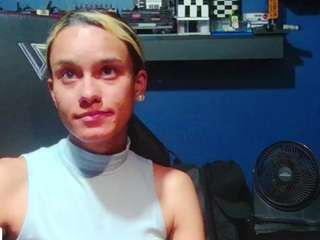 kelayabrunette webcam