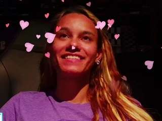 kelayabrunette