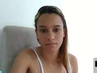 kelayabrunette