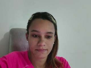 kelayabrunette