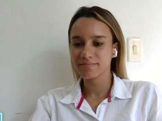 SamanthaWatsonn live webcam on Soda Cams