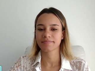 kelayabrunette webcam