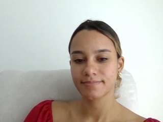 kelayabrunette webcam model