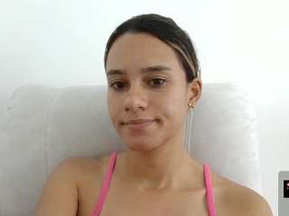 kelayabrunette live cam profile