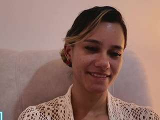 kelayabrunette Toy live webcam