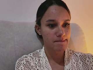 kelayabrunette webcam