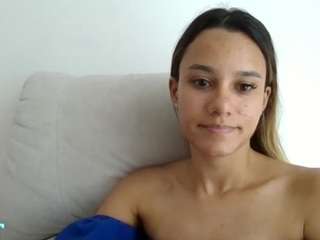 kelayabrunette