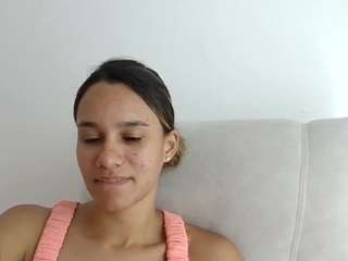 Acest model este live acum. kelayabrunette