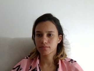 kelayabrunette