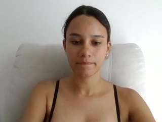 kelayabrunette