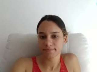 kelayabrunette