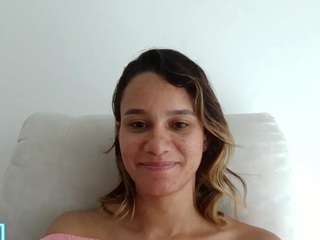 kelayabrunette