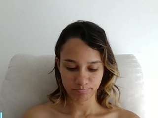 kelayabrunette