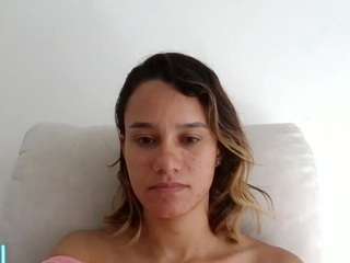 kelayabrunette