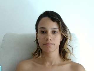 kelayabrunette